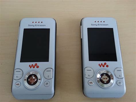 Sony Ericsson W W I Walkman Slide Bluetooth Vitrine R