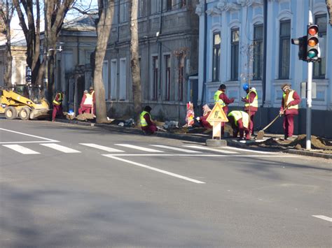 În sfârşit se refac trotuarele de pe Calea Galaţi Obiectiv Vocea Brailei