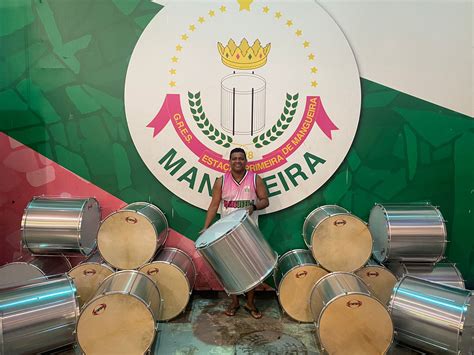 Galeria Do Samba Bateria Da Mangueira Ganha Novos Instrumentos