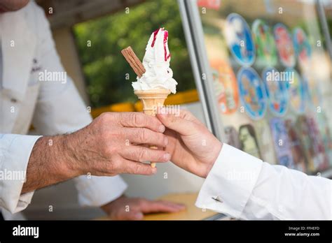 An Italian Ice Cream Seller Hi Res Stock Photography And Images Alamy