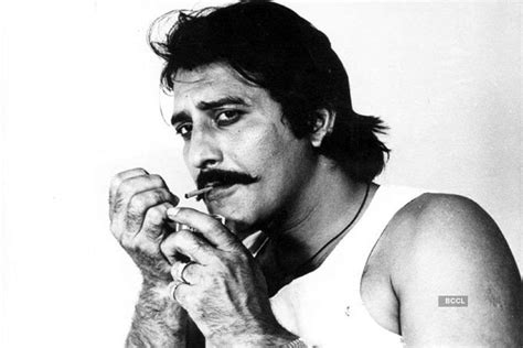 Rare And Unseen Photos Of Legendary Actor Vinod Khanna The Etimes