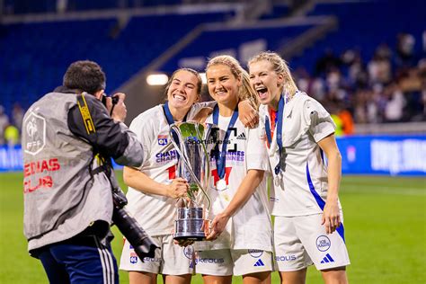 Olympique Lyonnais V Paris Saint Germain D Arkema Playoff Final