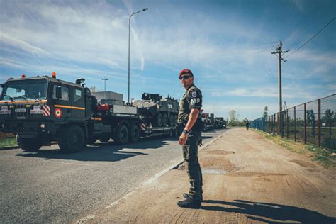 Pogledajte Vojnu Opremu Koja Je Stigla U Bih Foto Bh Reporter