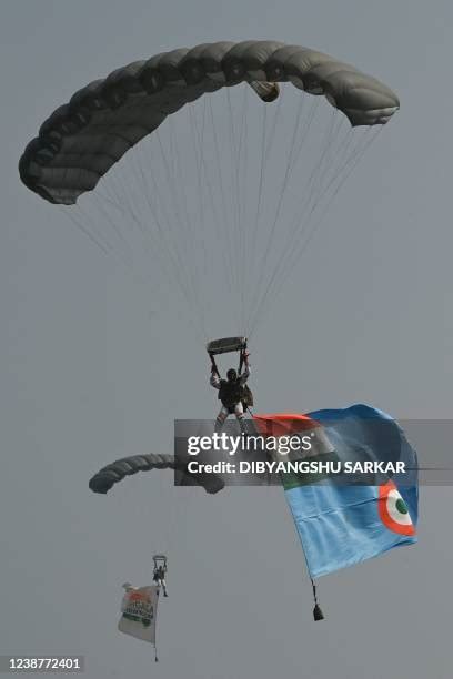 147 Indian Air Force Akash Ganga Photos & High Res Pictures - Getty Images