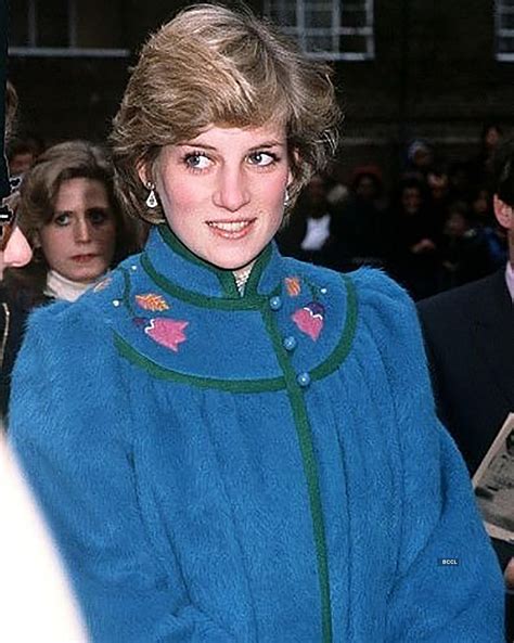 Princess Dianas Iconic Blue Velvet Evening Gown That She Wore To Dance