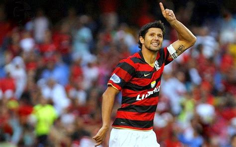 Fábio Luciano critica Muralha e ensina Réver a ser capitão do Flamengo