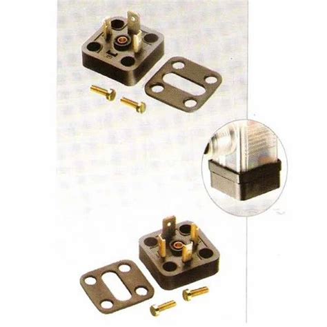 flat plug   price  mumbai    connectors id