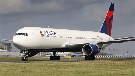 Plane Battered By Hailstorm Forced To Divert