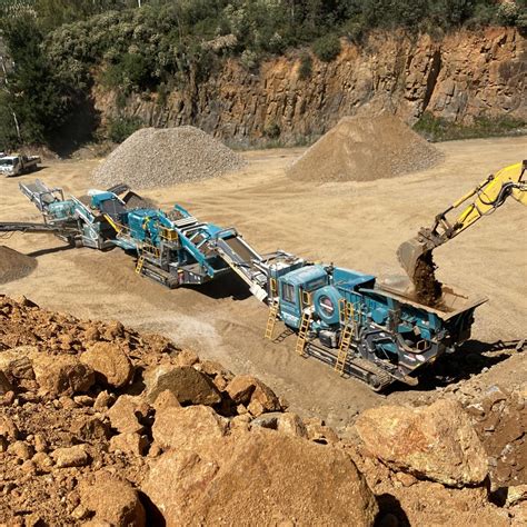 crushing   divalls earthmoving  bulk haulage