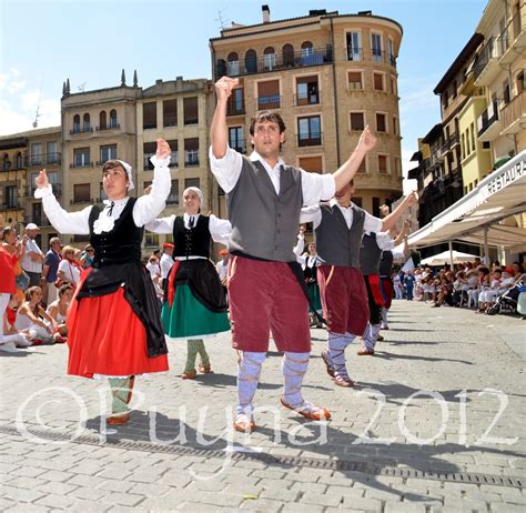 Dantzaris Procesi N Domingo Fiestas De Estella Puy Iglesias Flickr