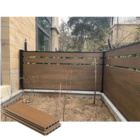 Outdoor Garden Ground Installed Anti UV Coextrusion WPC Fence Panel