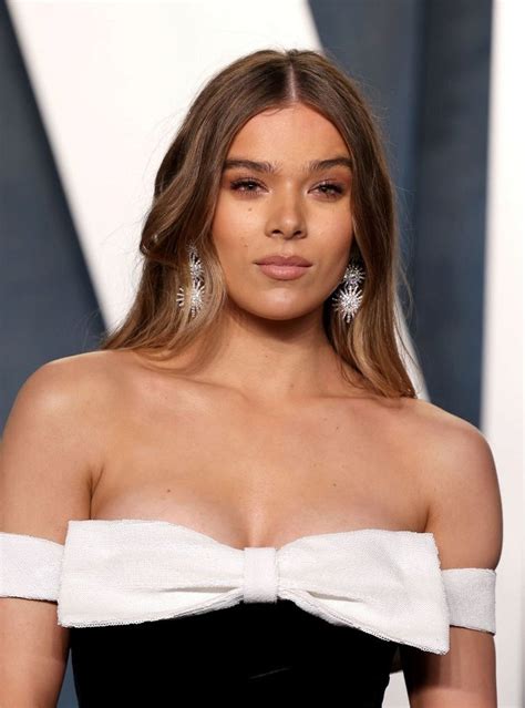 Hailee Steinfeld Vanity Fair Oscar Party 2022 Rider8344