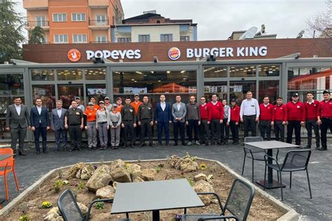 Burger King ve Popeyes yeni restoranları ile Burdur Müze Parkta