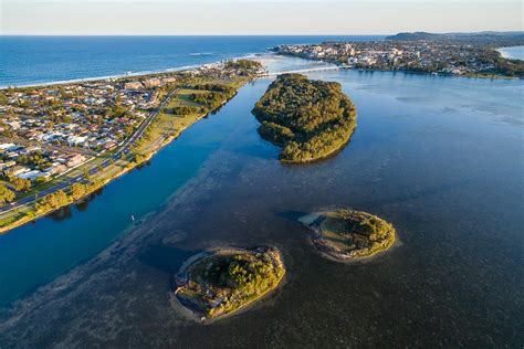 Terilbah Island in Tuggerah Lake (69102), photo, photograph, image | R a Stanley Landscape ...