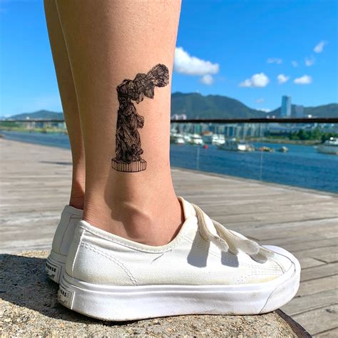 Nike Tatuaje En El Pecho