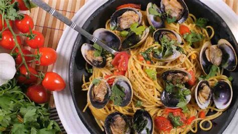 Linguines à La Sauce Tomate Et Aux Palourdes Un Plat Riche En Saveur