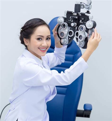 Optometrist Bangkok About Sornthai