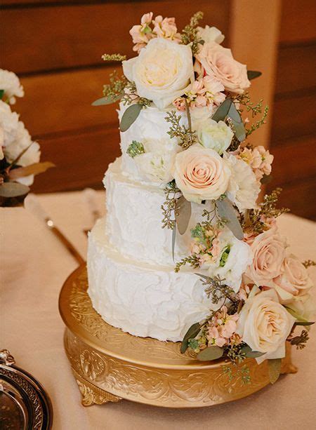 Wedding Cake Idea Featured Photographer Ais Portraits Country Chic