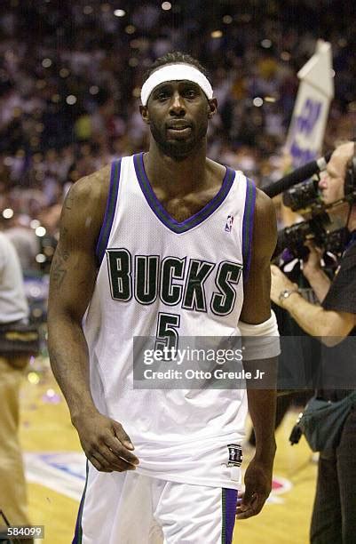 Tim Thomas (Basketball) Photos and Premium High Res Pictures - Getty Images