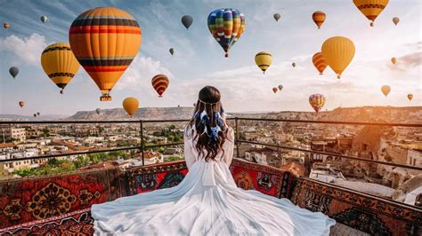 Breathtaking Hot Air Balloon Rides Around The World That Belong On