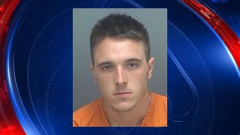 Man Arrested For Dui Leaving Crash Scene Fox 13 Tampa Bay