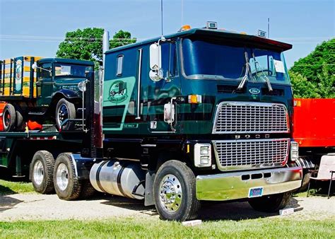 Ford Cl Cool Trucks Big Trucks Large Truck Ford Cab Over Clt