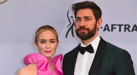 This Is What Emily Blunt S Husband John Krasinski Feels About Her Kissing The Rock In Film