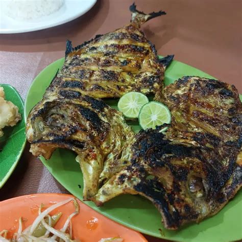 10 Tempat Makan Seafood Kaki Lima Enak Di Jakarta Nibble