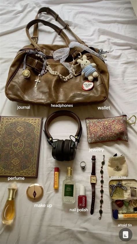 Pin By On Sizin Pinleriniz Bags Purses Handbag Essentials