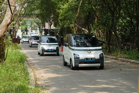 wuling meluncurkan  air ev   cloud ev  indonesia