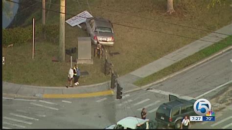 2 Vehicle Accident In Delray Beach On Atlantic Avenue Westbound Youtube