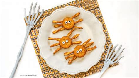 Easy Spider Cracker Snacks