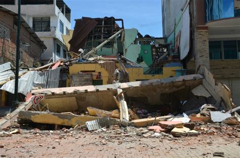 Terremoto De Magnitude Abala O Equador E Deixa Pelo Menos Mortos