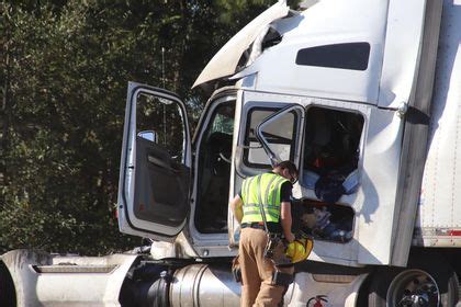 Hurt After Two Tractor Trailers Collide On I Vero News