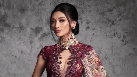 Raih Top Miss Elegance Ini Potret Menawan Adinda Cresheilla