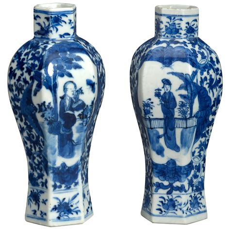 Th C Chinese Double Happiness Blue And White Porcelain Vases At Stdibs