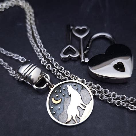 Howling Wolf Chain Collar and Collar Slide – MY SECRET HEART STUDIOS