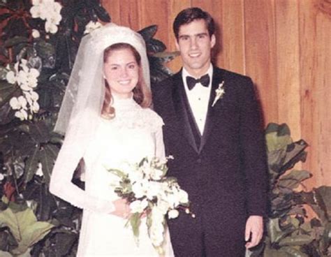 ann-romney-mitt-romney-wedding-pic – Married Biography