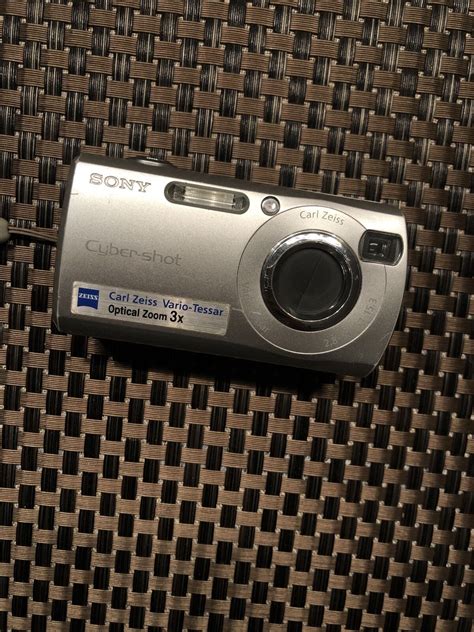 Retro Vintage Sony Cyber Shot DSC S40 4 1 MP Digitalkamera EBay