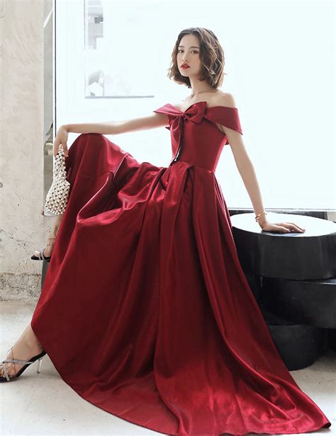 2020 New Burgundy Satin Off Shoulder Long Strapless Prom Dress Evening