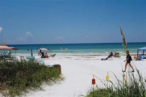 Crescent Beach on Siesta Key - Lazy Locations - Florida