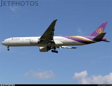 HS TKP Boeing 777 3ALER Thai Airways International Terry Figg