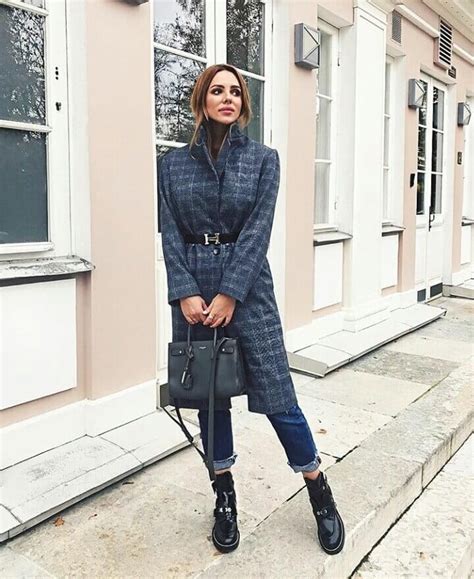 Офисные луки: 29 фото, с чем носить джинсы в офис в 2024