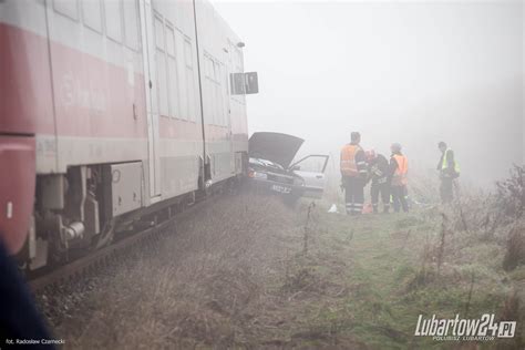 Miertelny Wypadek Na Przeje Dzie Kolejowym Zdj Cie Z