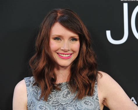 Bryce Dallas Howard Beautiful Celebrity High Resolution Posing Hot Babe