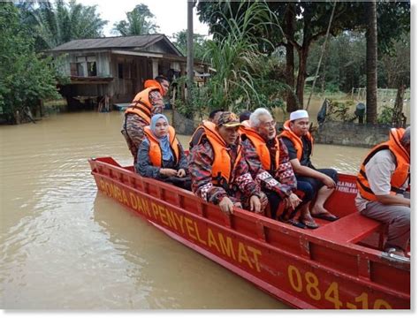 Floods Displaced Over 2 000 In Terengganu Malaysia After 15 Inches Of