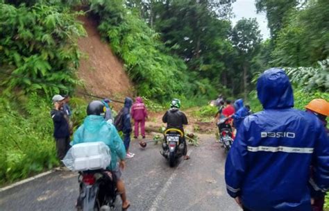 Longsor Di Naringgul Cianjur Sebabkan Tiang Listrik Pln Roboh Jabar News