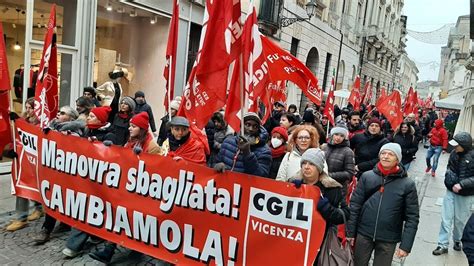 Cgil Corteo E Comizio Contro La Manovra Di Bilancio