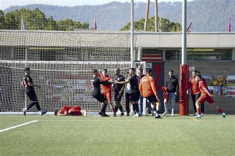 L àrbitre suspèn el partit entre el FC Pirinaica i la UD San Juan