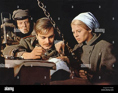 Omar Sharif Julie Christie Doctor Zhivago 1965 Stock Photo Alamy